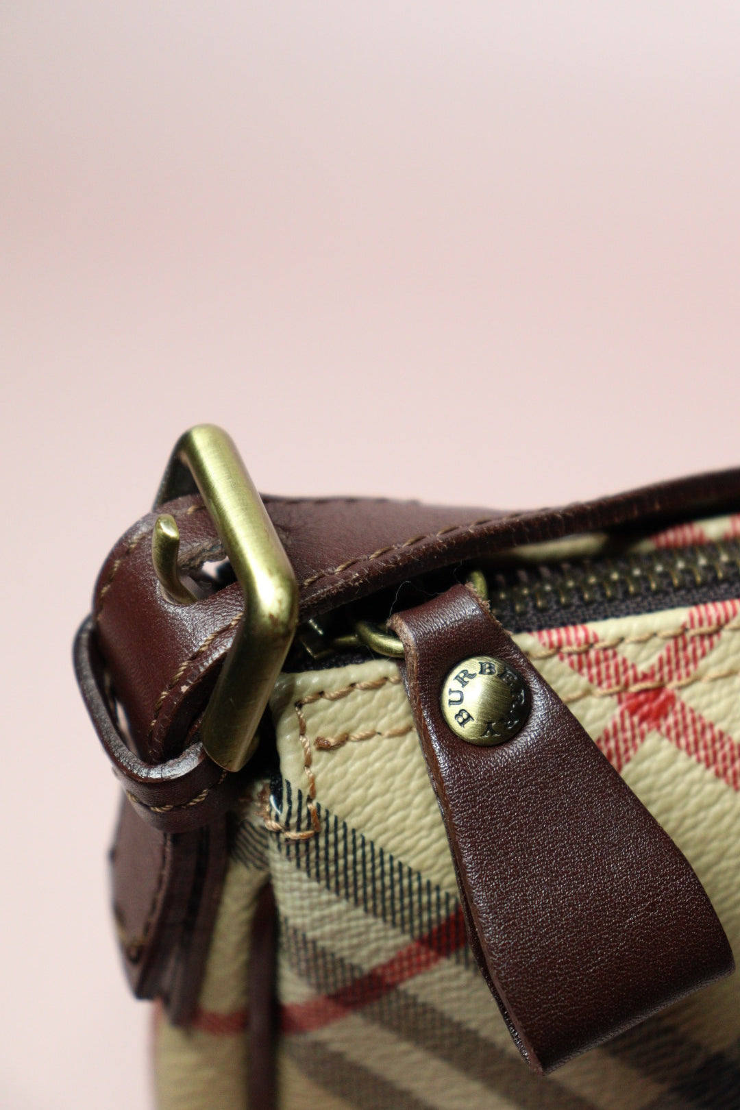 Burberry Classic Pochette