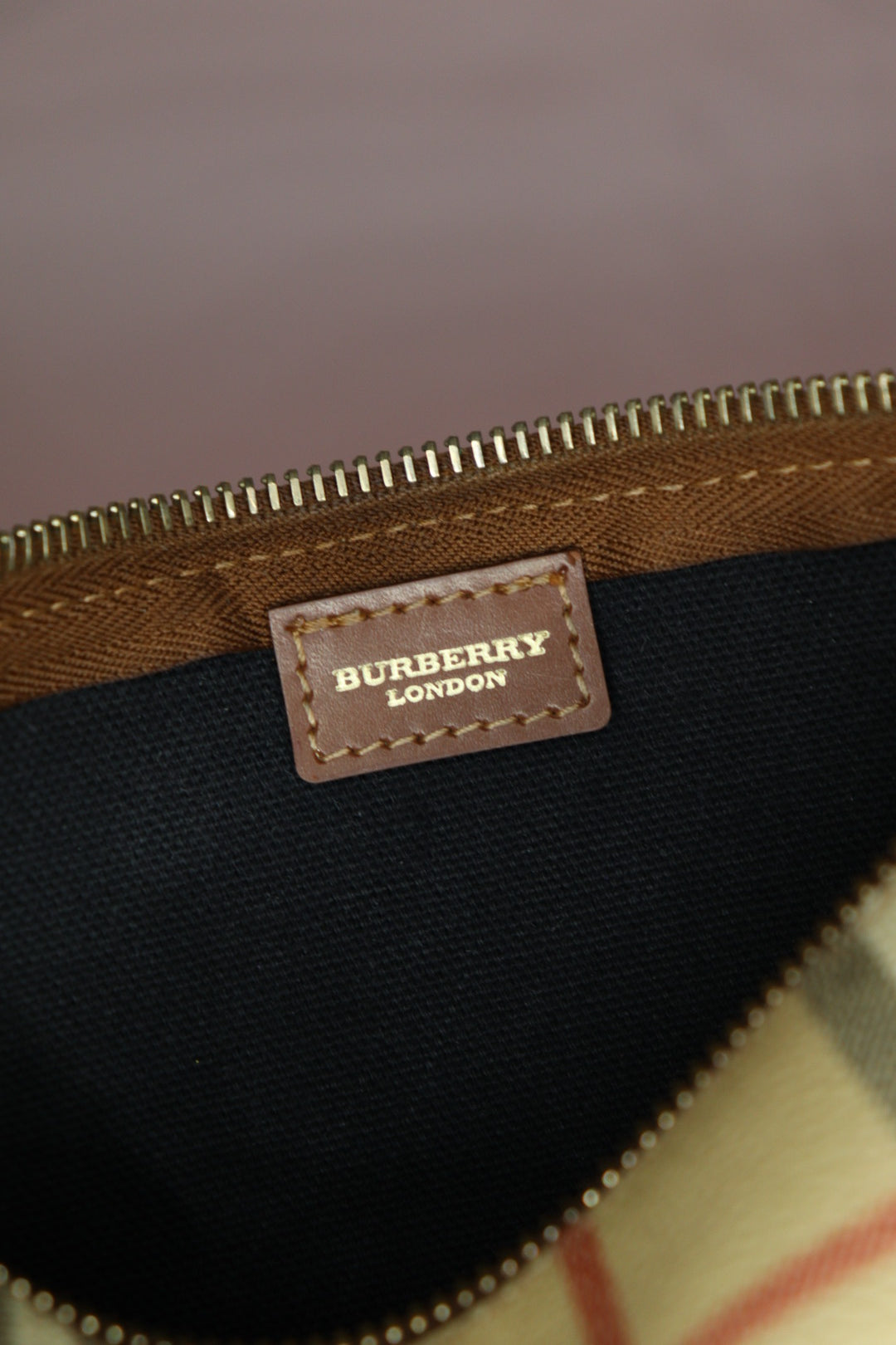 Burberry Classic Pochette