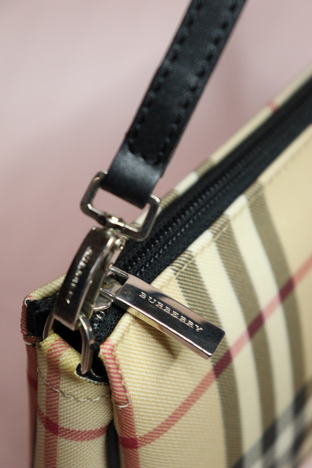 Burberry Classic Pochette