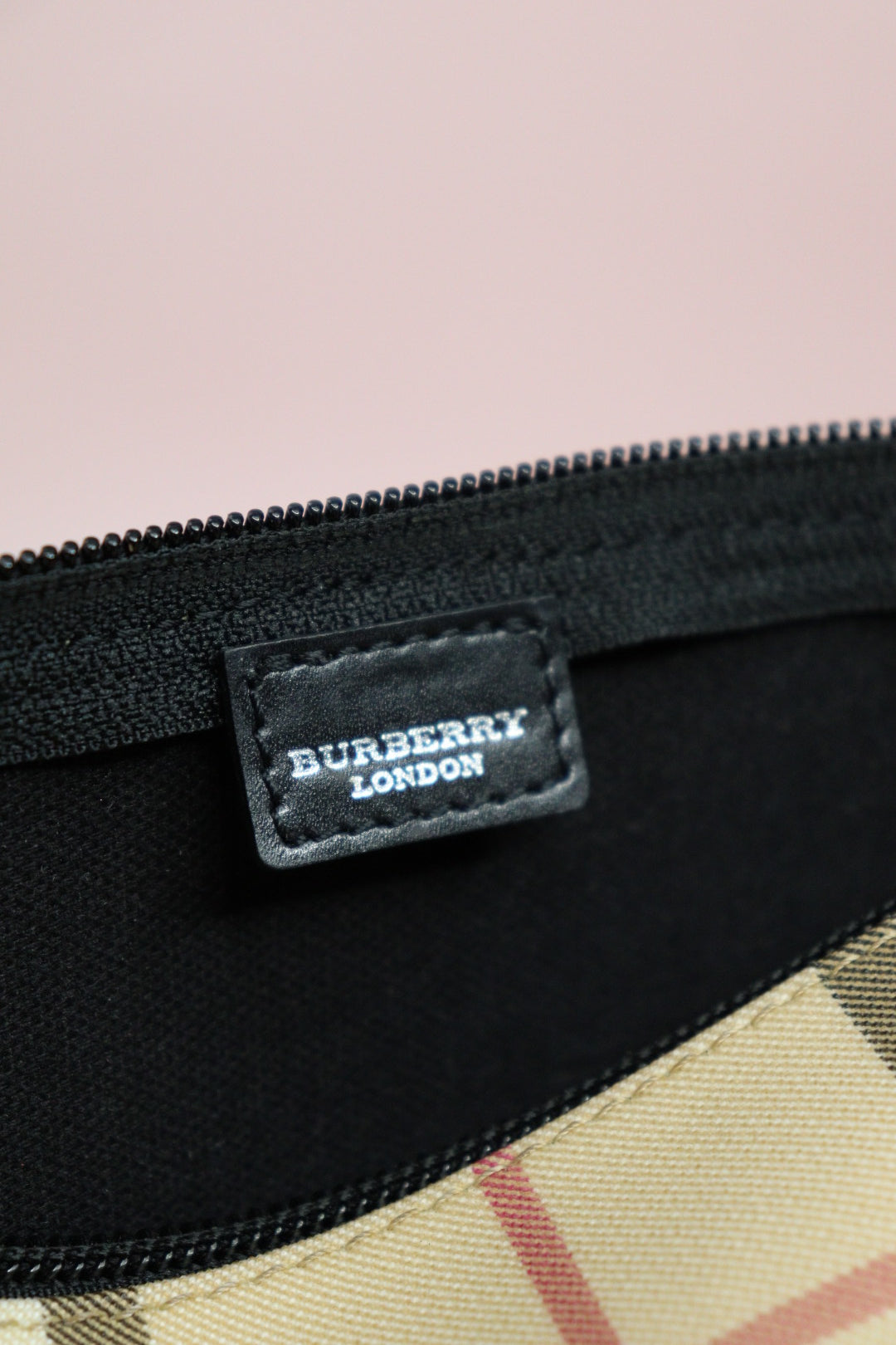 Burberry Classic Pochette