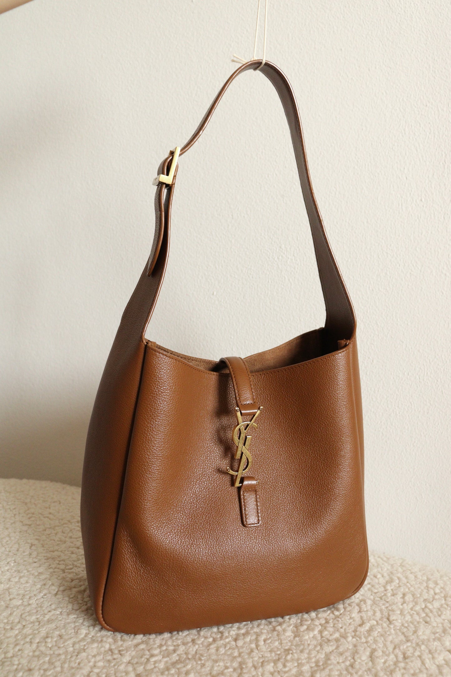 Saint Laurent Le 5 à 7 Supple Small