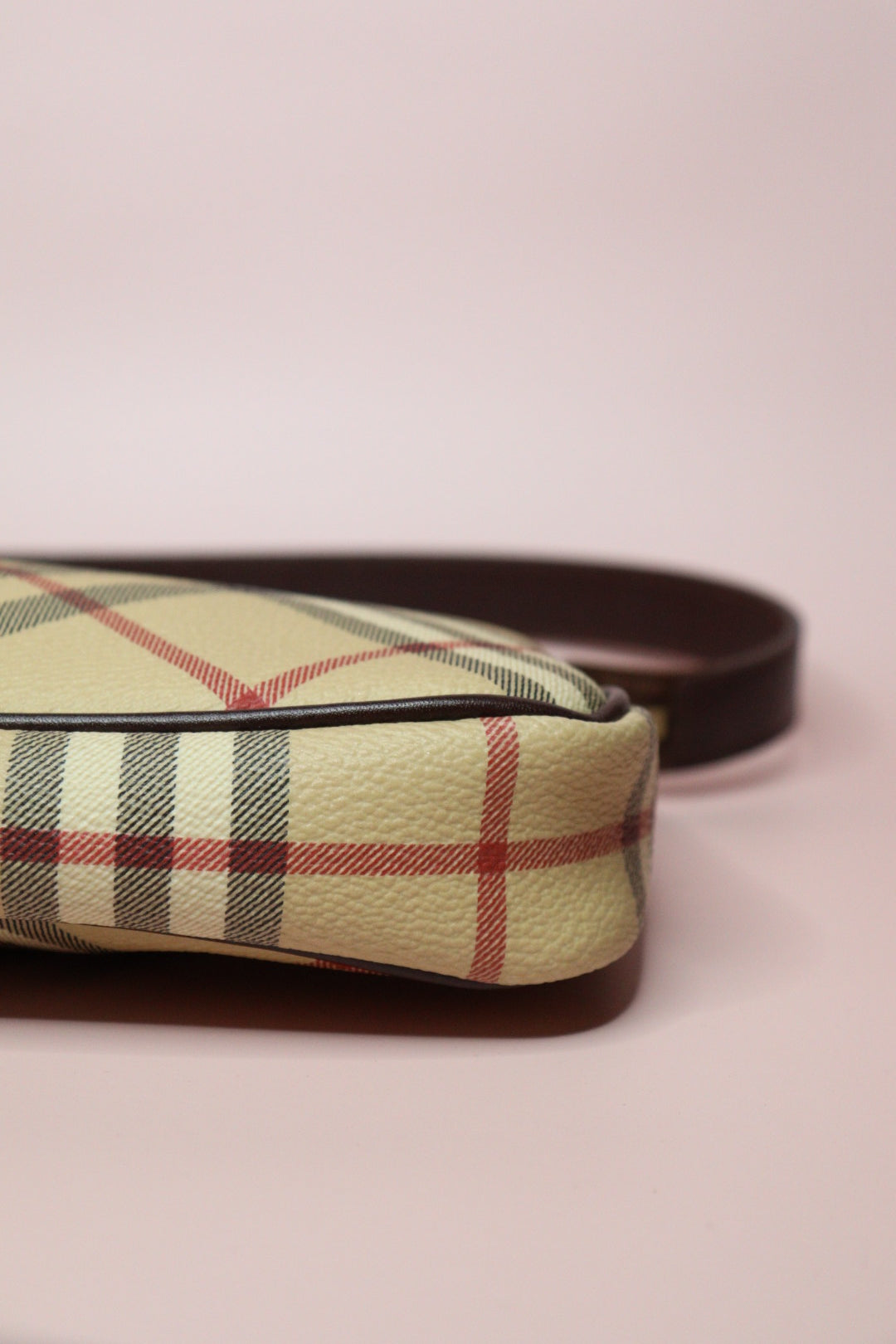 Burberry Classic Pochette