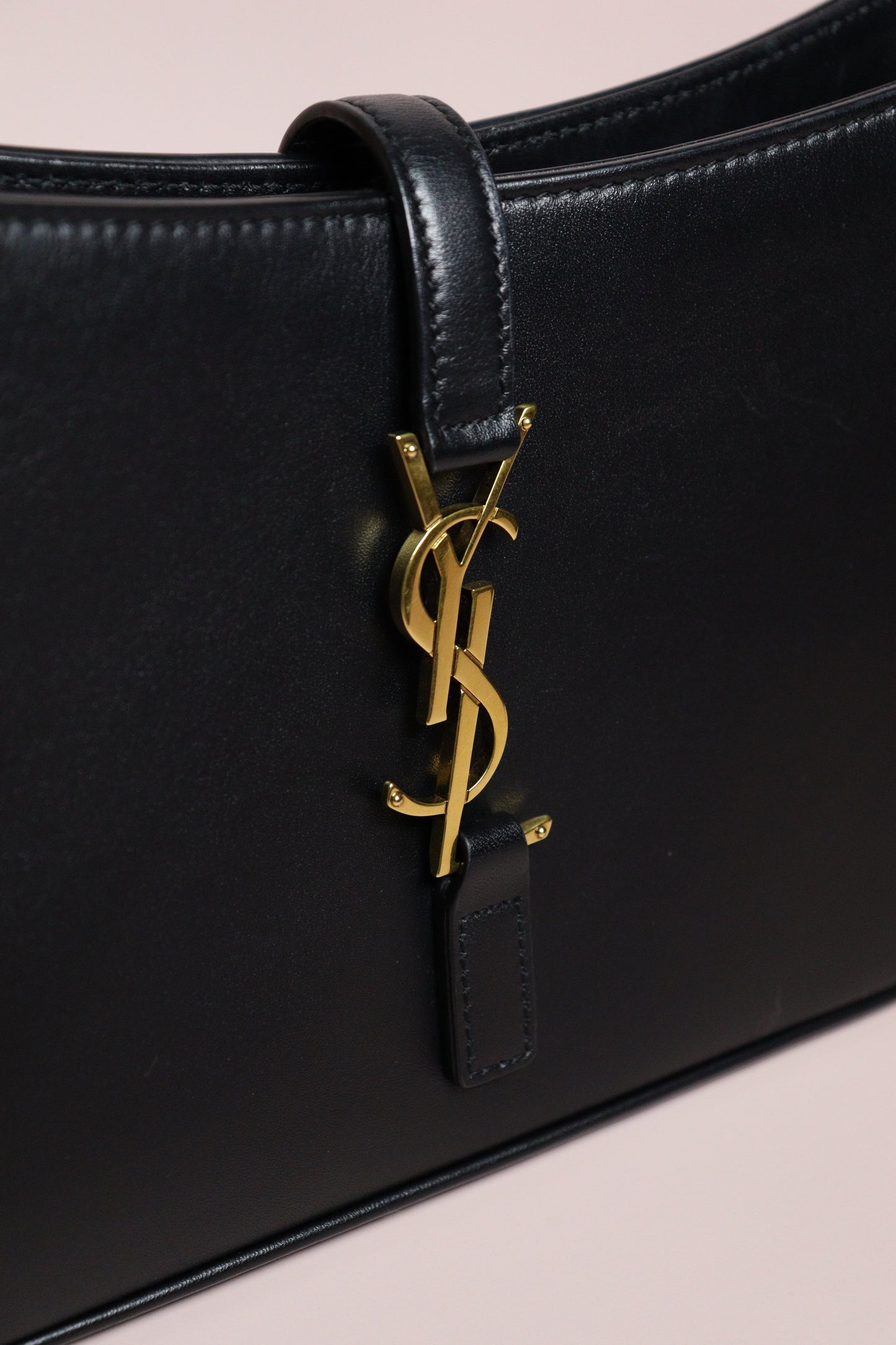 Saint Laurent Le 5 à 7 Hobo