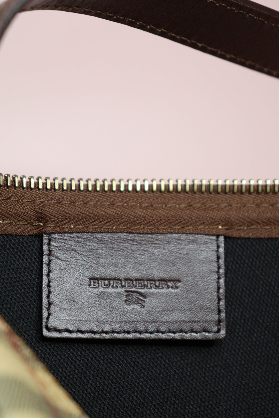 Burberry Classic Pochette