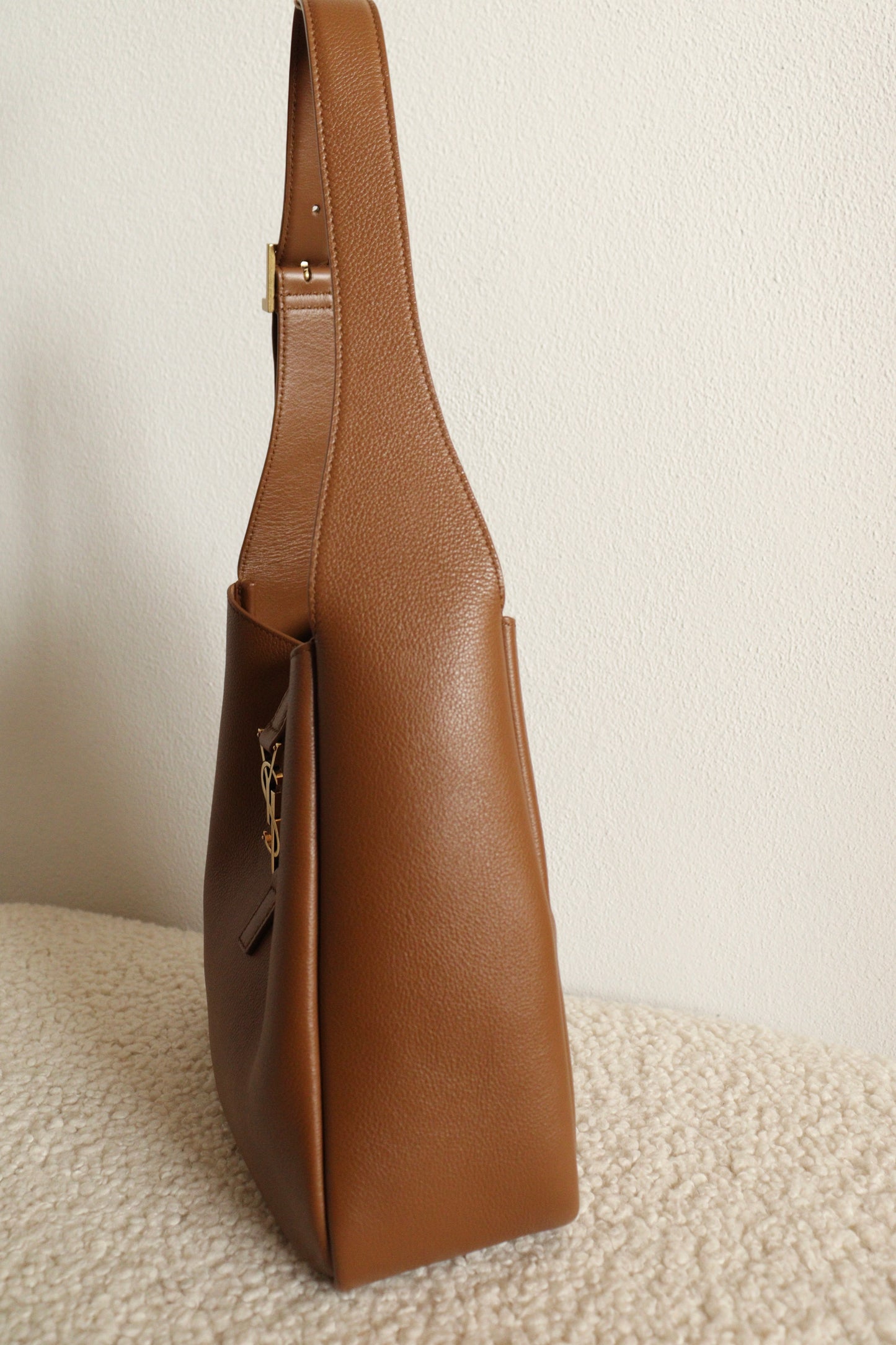 Saint Laurent Le 5 à 7 Supple Small