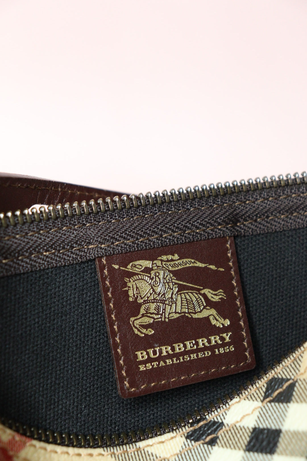 Burberry Classic Pochette