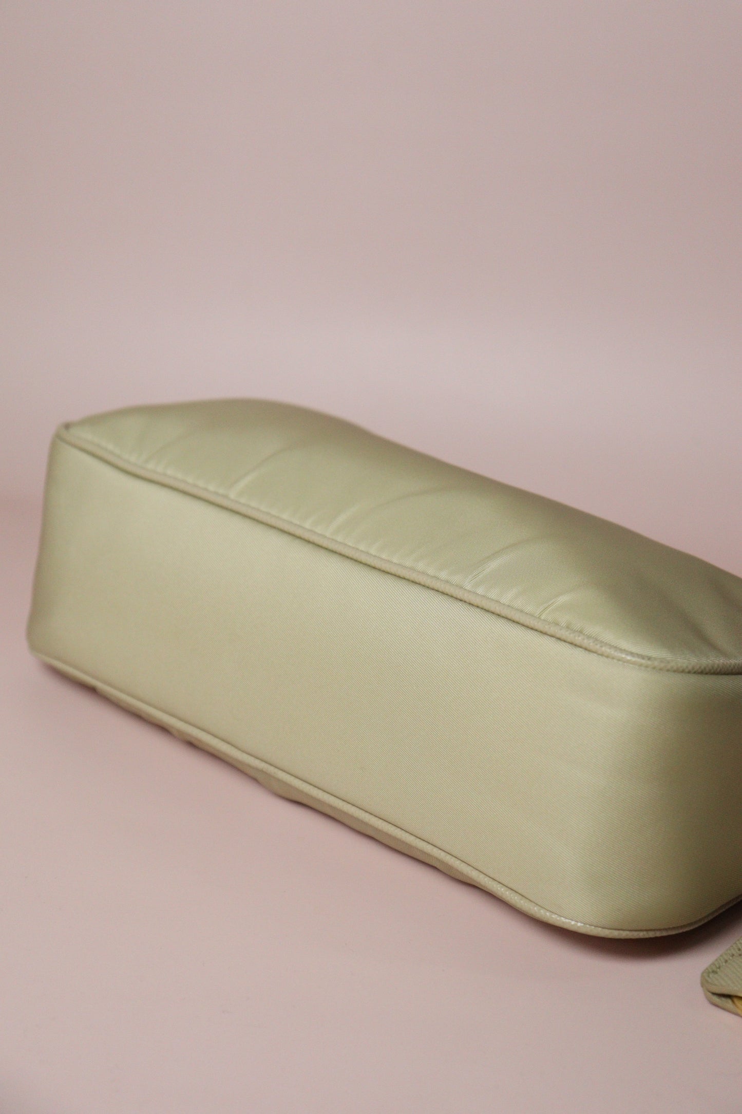 Prada Re-Edition 2005 Nylon