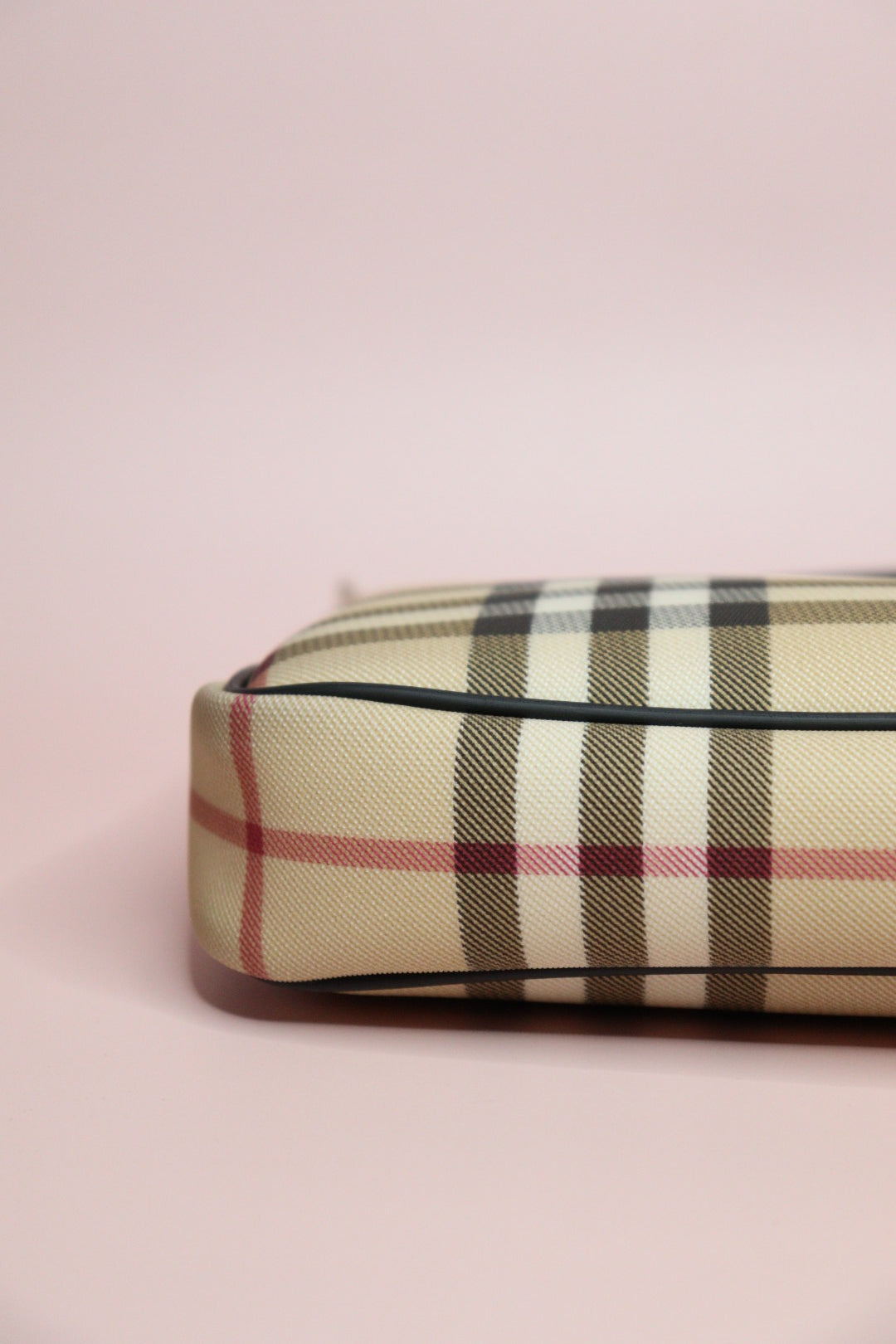 Burberry Classic Pochette