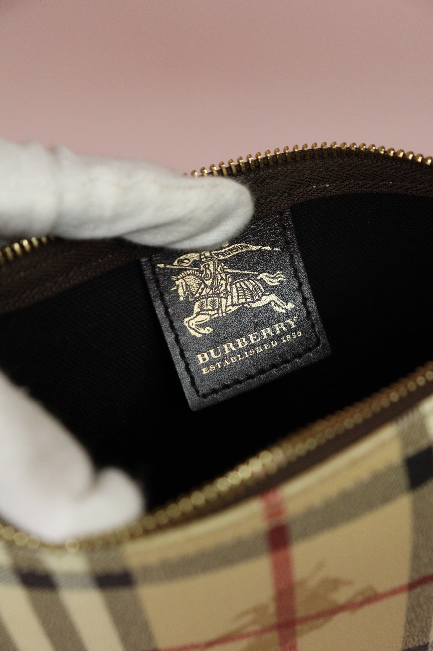 Burberry Haymarket Pochette Classique