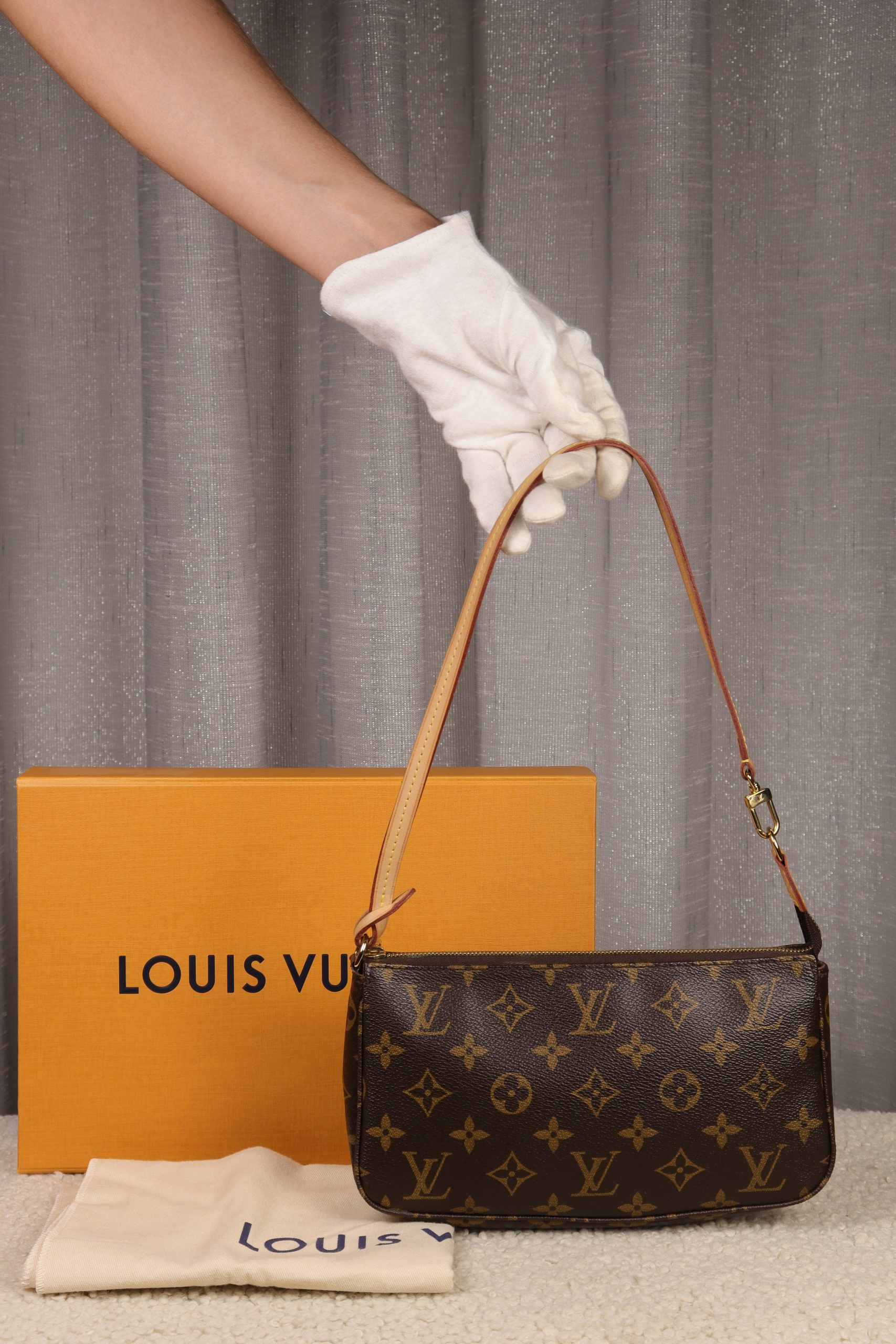 Louis Vuitton Pochette Accessoires