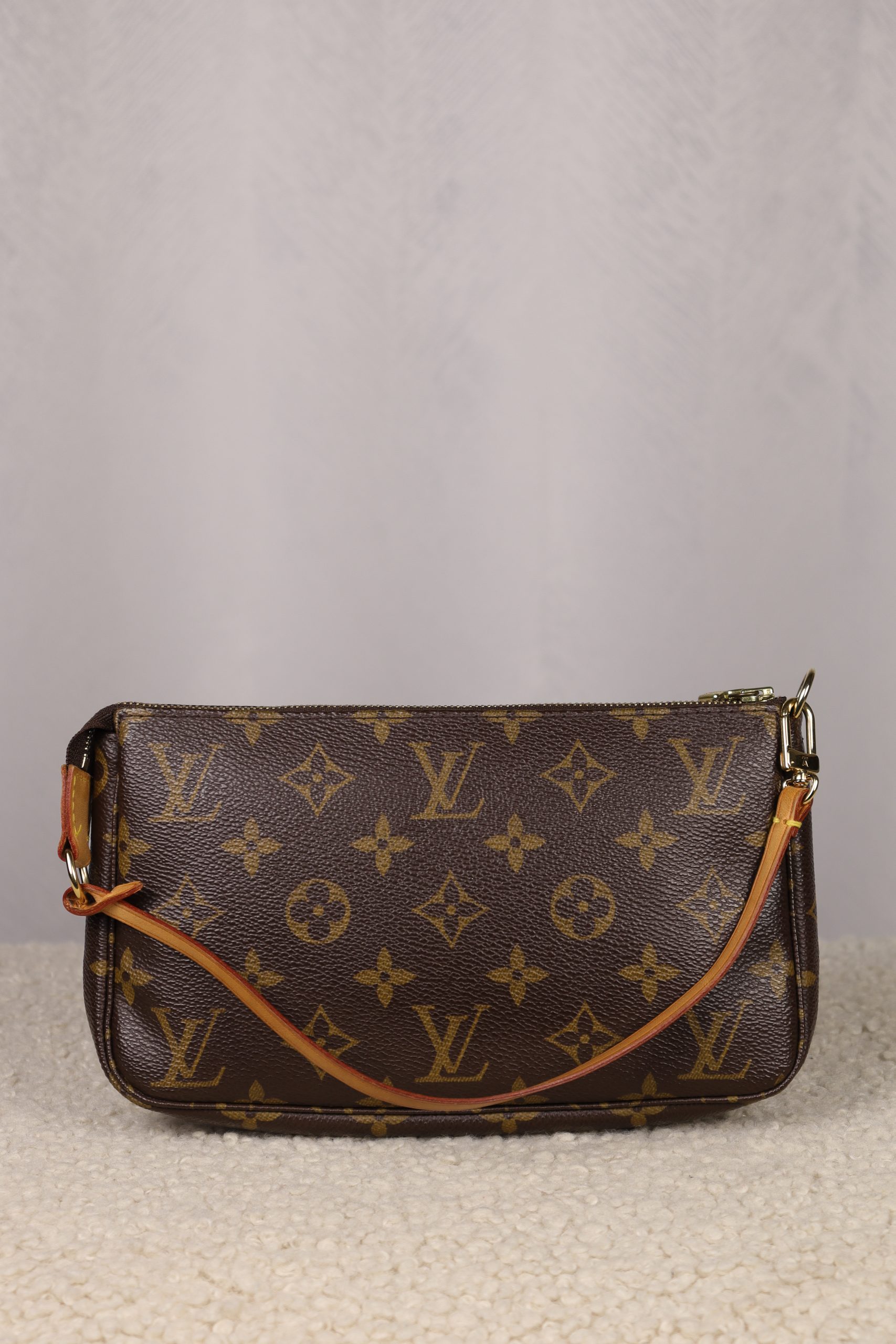 Louis Vuitton Pochette Accessoires Vintage | Monograma