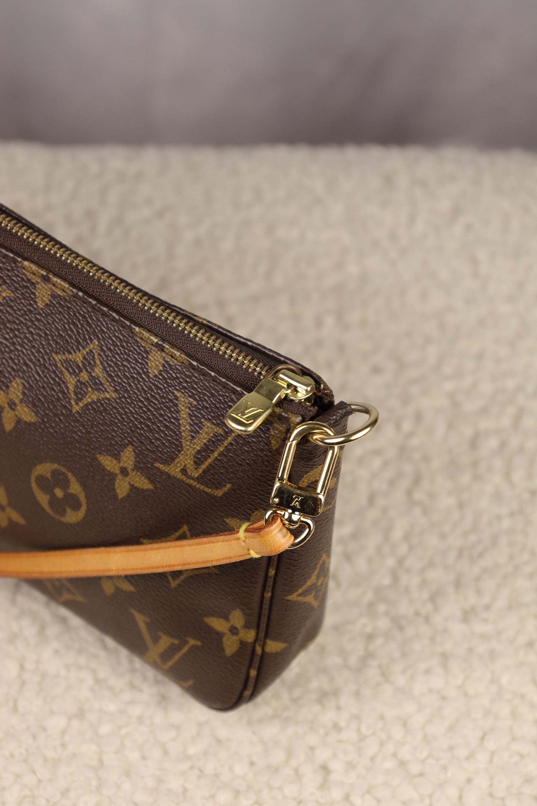 Louis Vuitton Pochette Accessoires Vintage | Monograma - Image 7