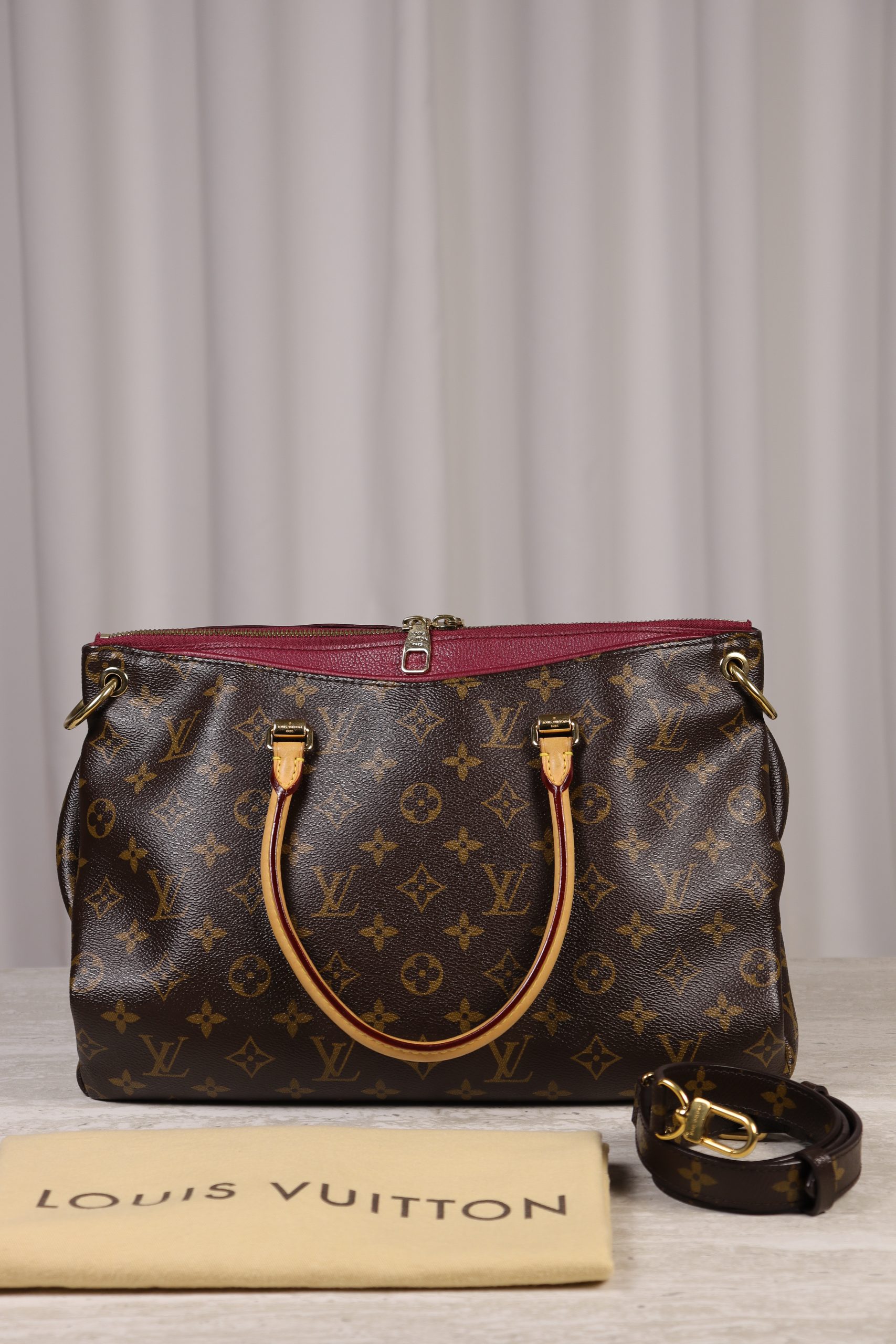 Louis Vuitton Pallas MM