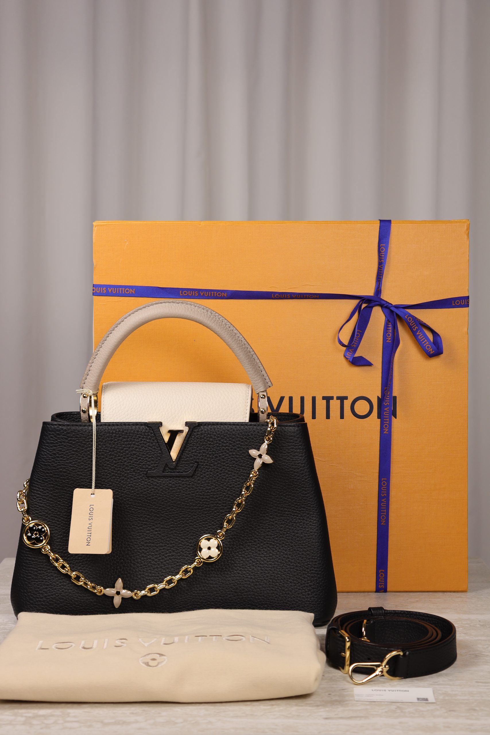 Louis Vuitton Capucines MM